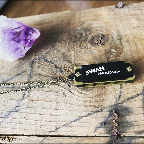 Harmonica Necklace - Picture 2 of 3